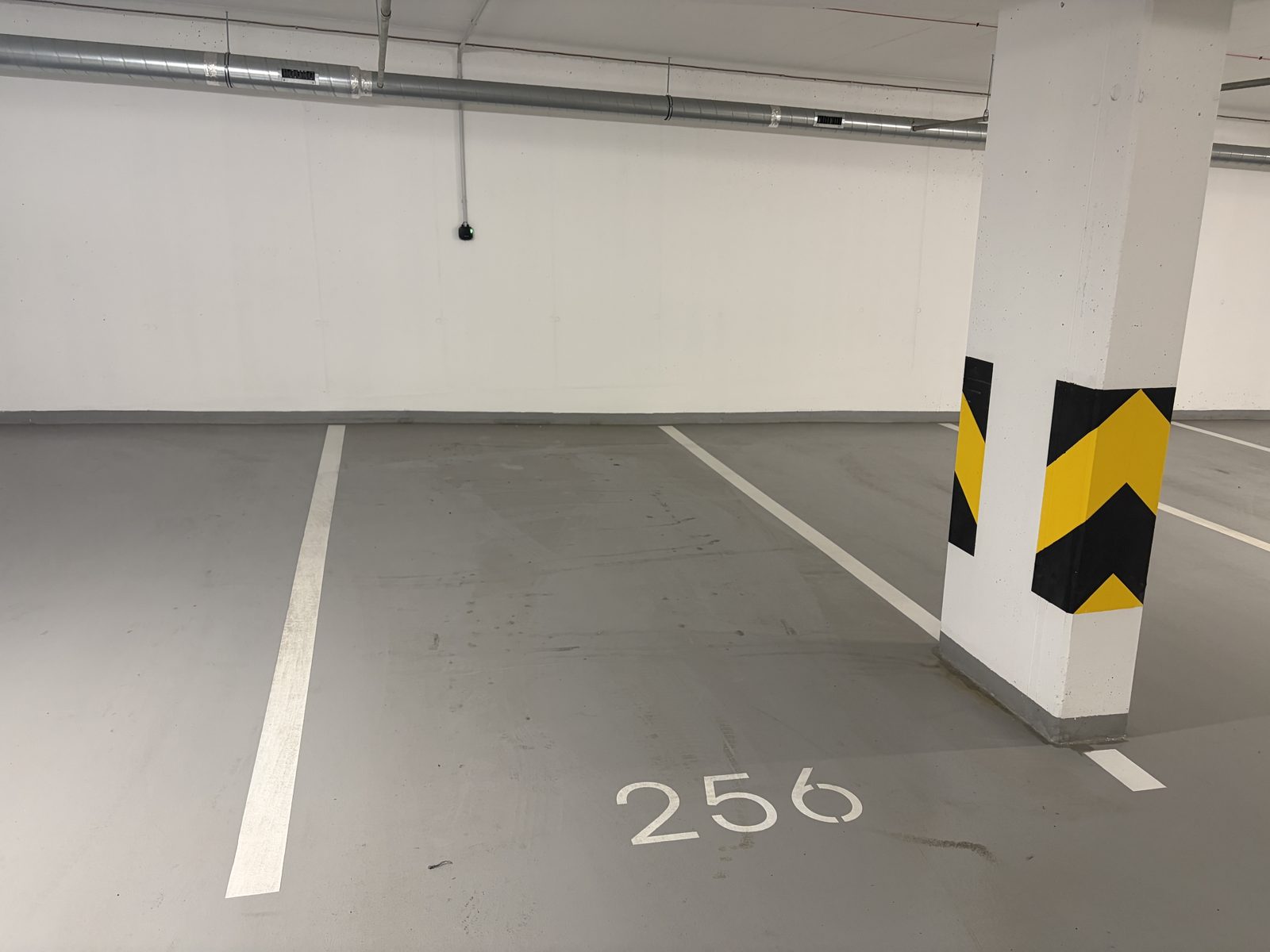 Private parking space in the underground garage