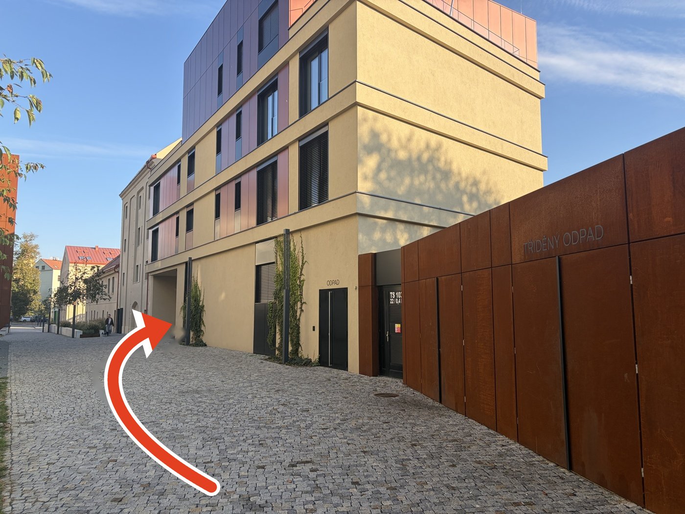 Follow Vrtbova for about 80 m towards the Zrno zrnko café (by the tall chimney w